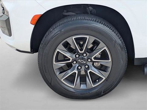 Used 2022 Chevrolet Suburban Z71 w/ Z71 Off-Road Package image 24