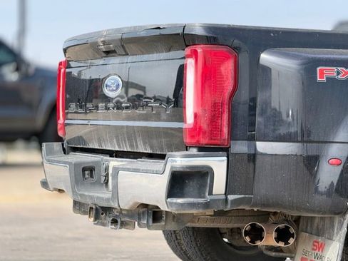 Used 2023 Ford F350 XLT w/ FX4 Off-Road Package image 11