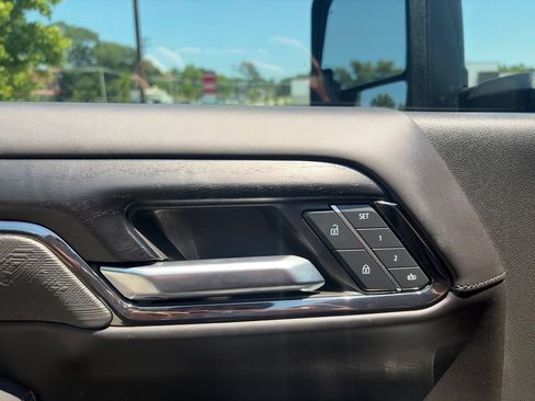 Used 2024 GMC Sierra 2500 AT4X AWD/4WD image 17