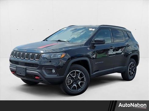 Used 2024 Jeep Compass Trailhawk image 1