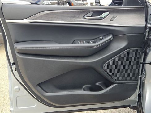 New 2025 Jeep Grand Cherokee Limited w/ MOPAR Finishing Package image 22