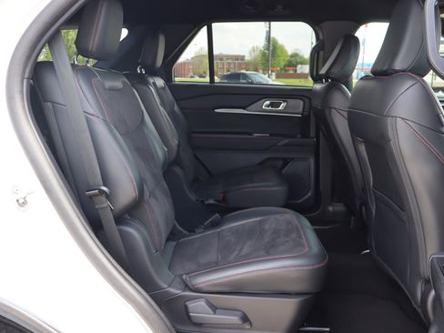 Used 2025 Ford Explorer ST AWD/4WD image 13