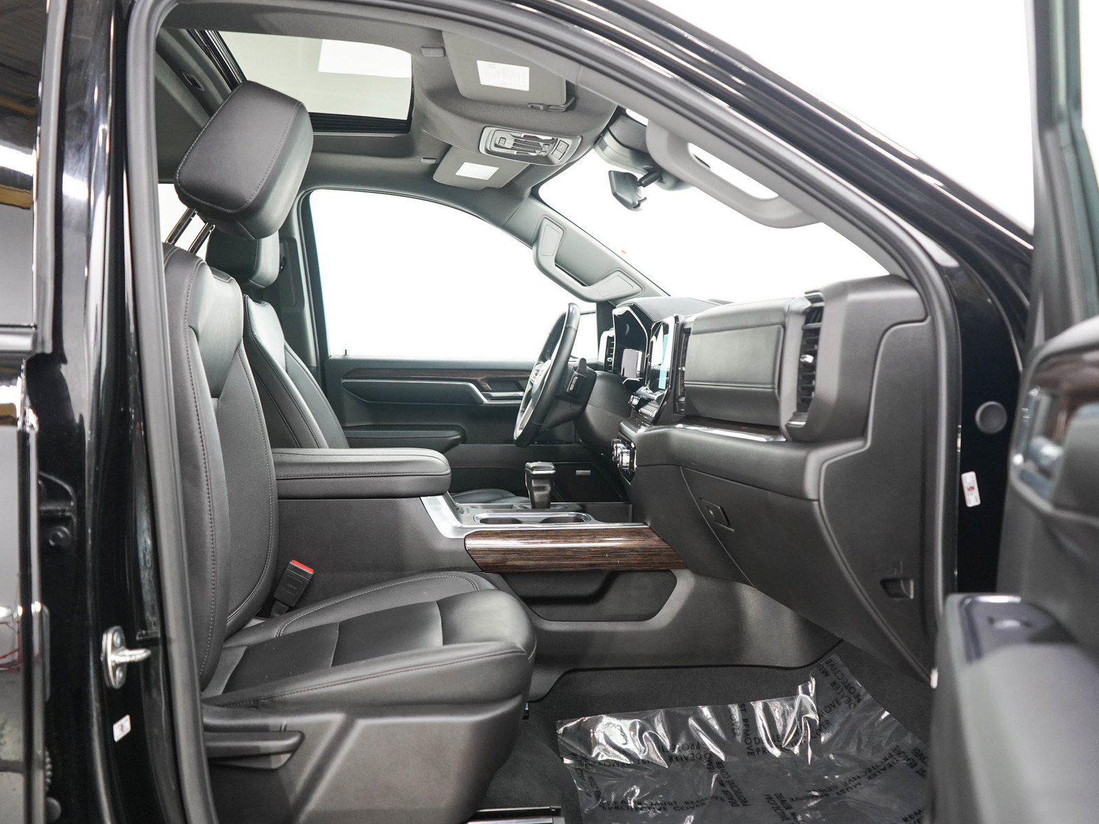 Used 2024 GMC Sierra 1500 Elevation w/ Elevation Premium Package AWD/4WD image 10