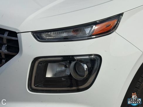 Used 2025 Hyundai Venue SEL FWD image 22