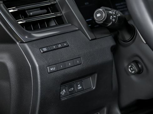 Used 2025 Lexus GX 550 AWD/4WD image 26
