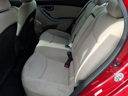 Used 2014 Hyundai Elantra SE image 13