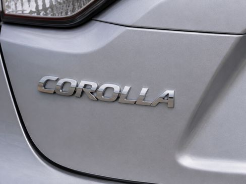 Used 2024 Toyota Corolla LE FWD image 10