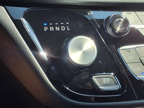 New 2026 Chrysler Pacifica Select image 14