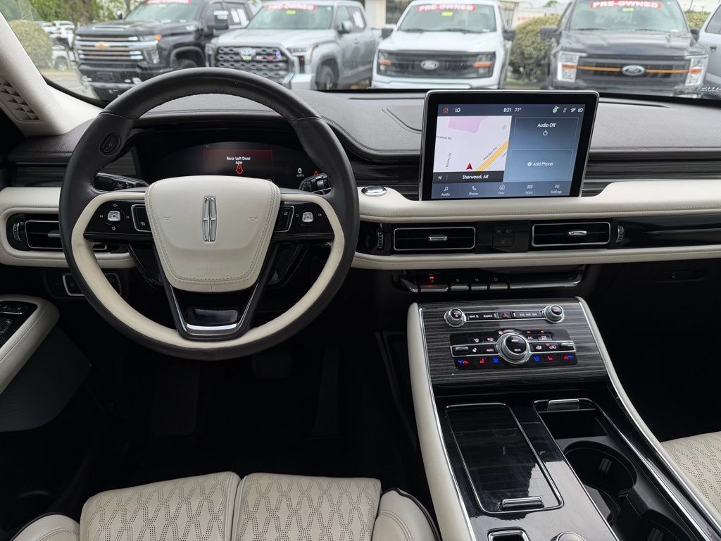 Used 2023 Lincoln Aviator Black Label w/ Dynamic Handling Package AWD/4WD image 15