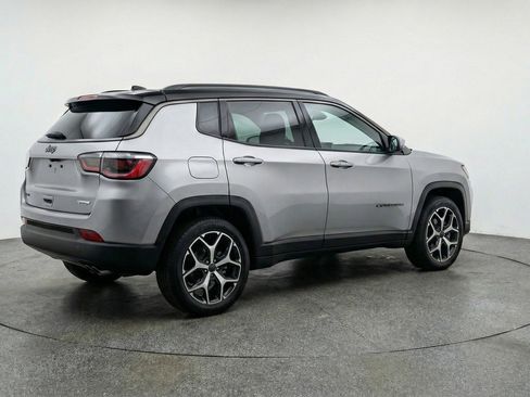 Used 2025 Jeep Compass Limited AWD/4WD image 9