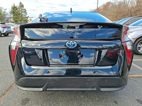 Used 2018 Toyota Prius Four Touring image 5