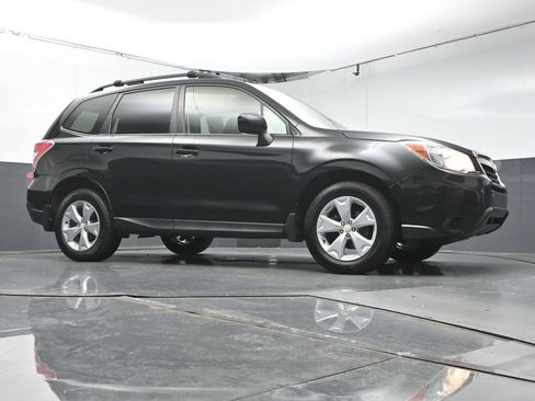 Used 2015 Subaru Forester 2.5i Premium w/ All-Weather Package AWD/4WD image 31