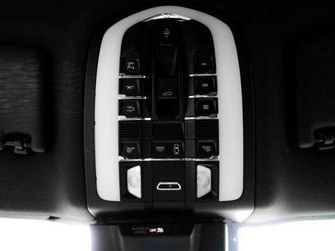 Used 2021 Porsche Macan S AWD/4WD image 44