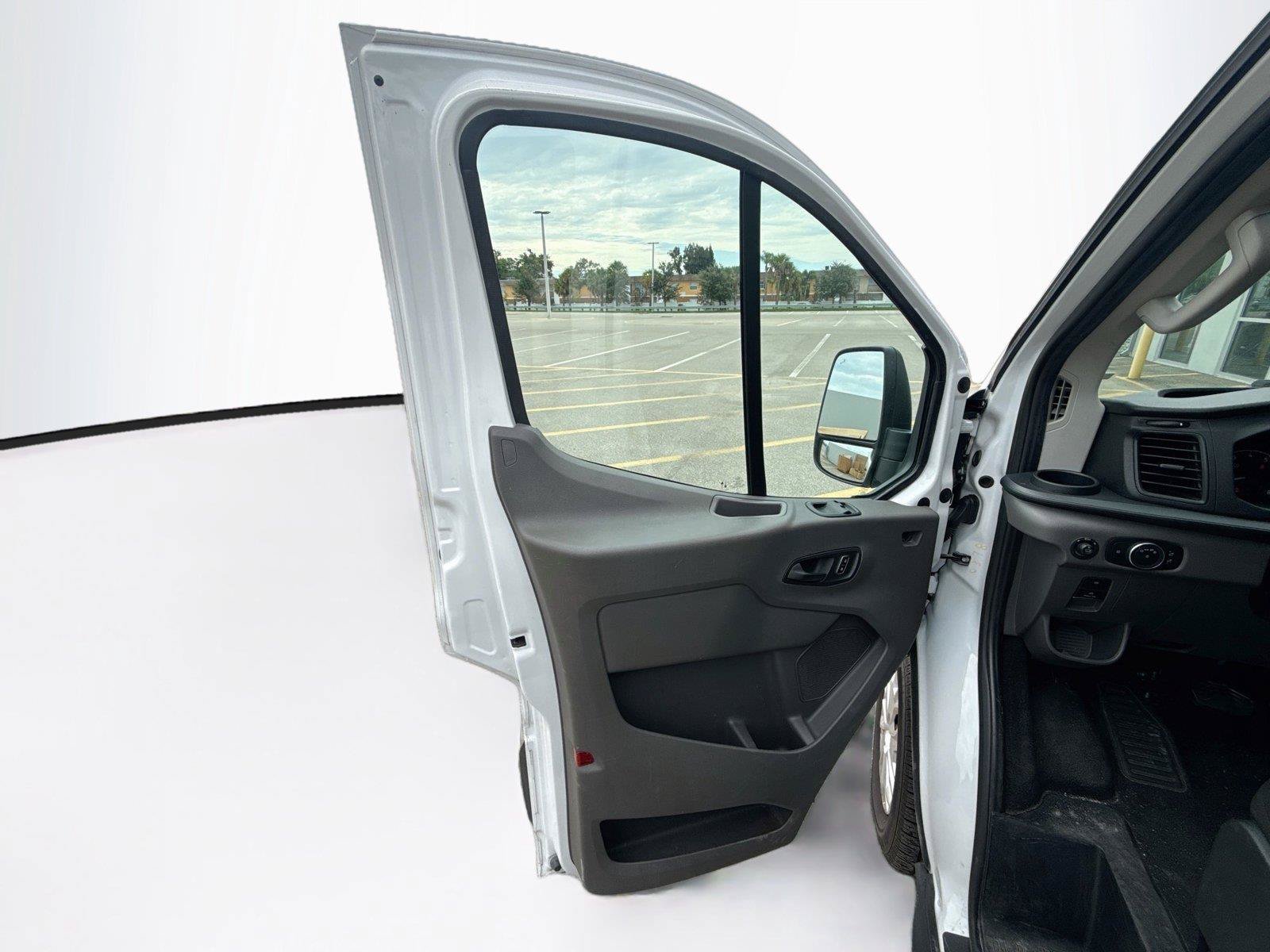 Used 2024 Ford Transit 350 XLT RWD image 8