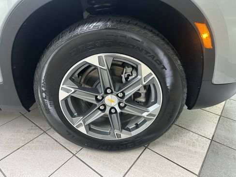 Used 2025 Chevrolet Blazer LT w/ Convenience Package FWD image 14