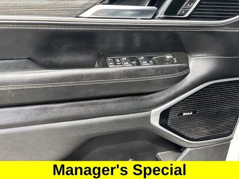 Used 2022 Jeep Wagoneer Series III w/ Premium Group I AWD/4WD image 13