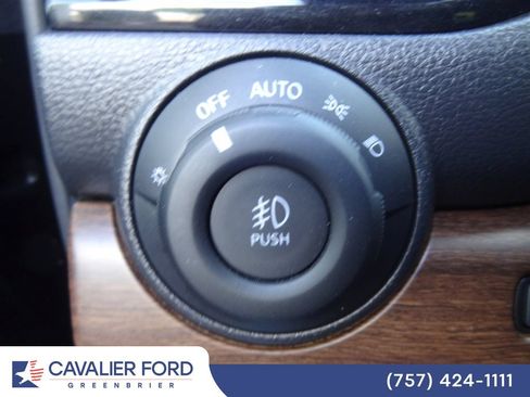 Used 2023 Nissan Titan Platinum Reserve w/ Moonroof Package AWD/4WD image 23