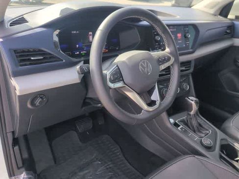 Used 2022 Volkswagen Taos SE AWD/4WD image 10