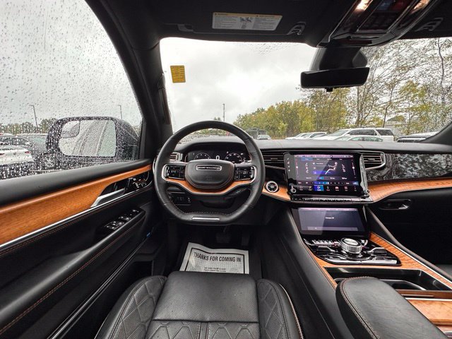 Used 2025 Jeep Grand Wagoneer L Series III AWD/4WD image 15