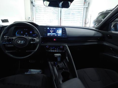 Certified 2026 Hyundai Elantra Sport FWD image 13