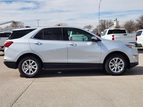 Used 2018 Chevrolet Equinox LT image 5