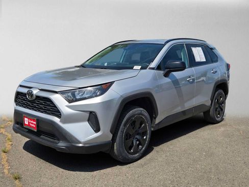 Certified 2021 Toyota RAV4 LE AWD/4WD image 8