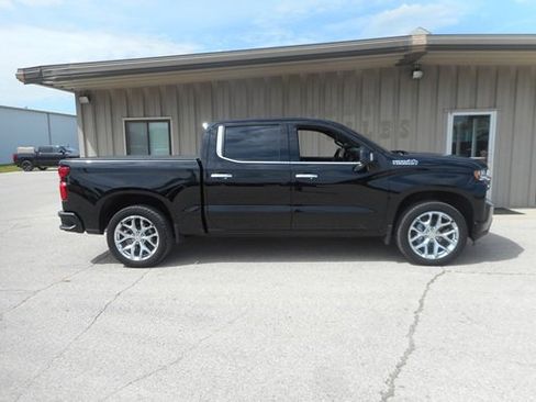 Used 2022 Chevrolet Silverado 1500 High Country w/ Technology Package image 4