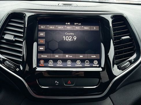 Used 2019 Jeep Cherokee Limited AWD/4WD image 12