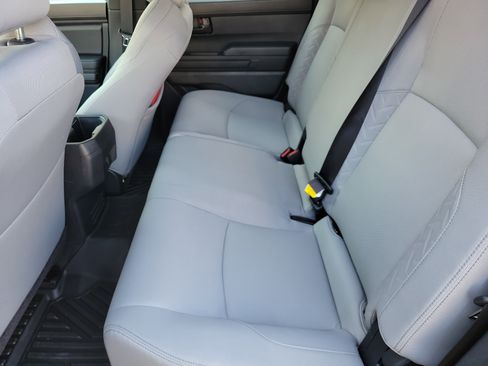 Used 2025 Toyota Tacoma SR5 AWD/4WD image 12