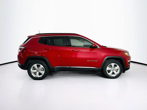 Used 2018 Jeep Compass Latitude w/ Popular Equipment Group FWD image 10