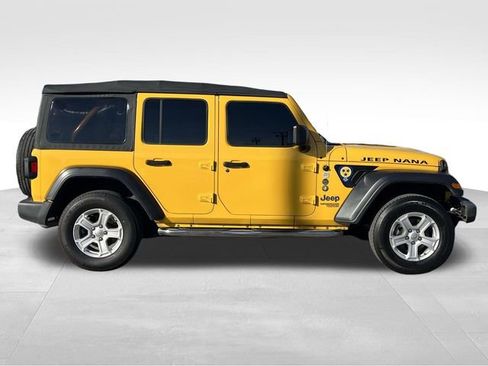 Used 2018 Jeep Wrangler Unlimited Sport image 8