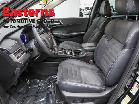 Used 2023 Mitsubishi Outlander SE image 14