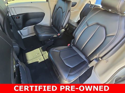 Used 2024 Chrysler Pacifica Touring-L image 16