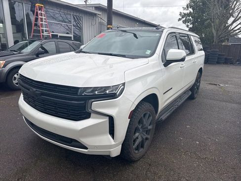 Used 2022 Chevrolet Suburban RST w/ Luxury Package image 2