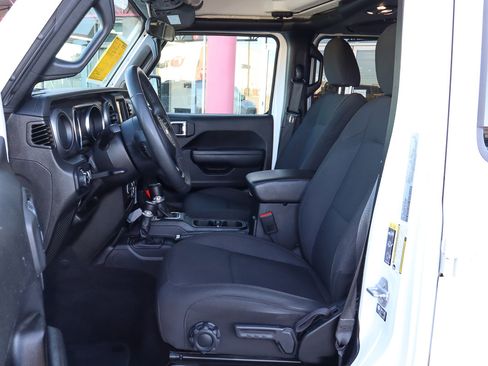 Used 2023 Jeep Gladiator Sport image 7