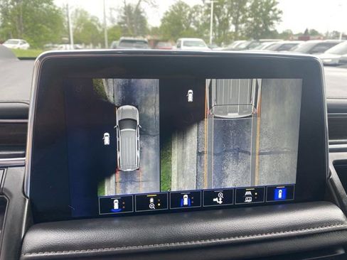 Used 2023 Chevrolet Suburban High Country image 43