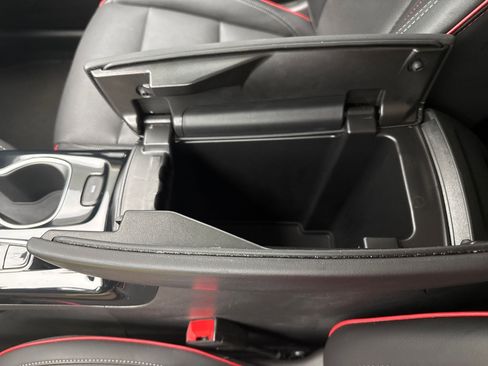 Certified 2022 Buick Envision Essence w/ Sport Touring Package image 40