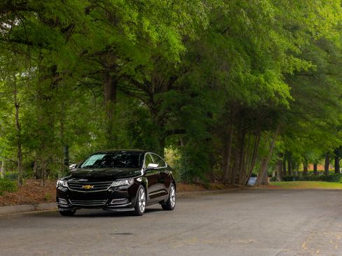 Used 2019 Chevrolet Impala Premier FWD image 37