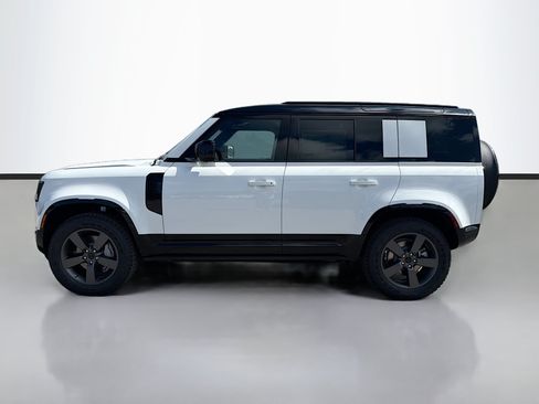 New 2026 Land Rover Defender 110 X-Dynamic SE AWD/4WD image 2
