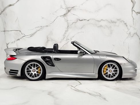 Used 2011 Porsche 911 Turbo S AWD/4WD image 34
