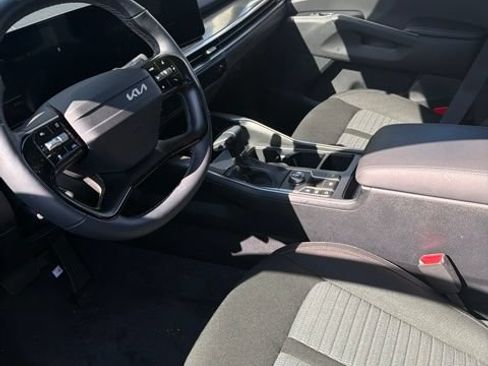 Used 2026 Kia Sorento LX FWD image 10