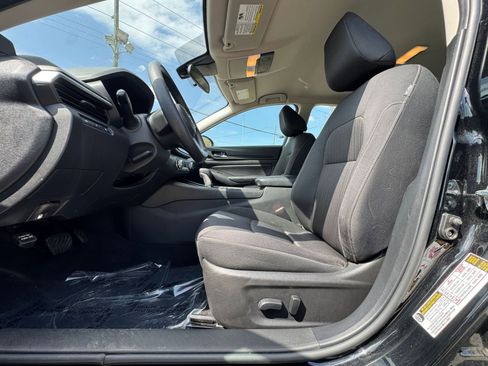 Used 2025 Nissan Altima 2.5 SV image 23