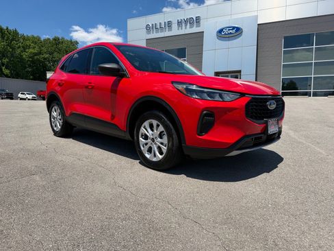 Used 2024 Ford Escape Active AWD/4WD image 2