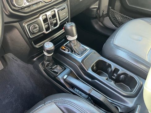 Used 2023 Jeep Wrangler Unlimited w/ Sun & Screen Package AWD/4WD image 26