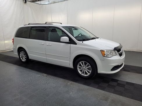 Used 2015 Dodge Grand Caravan SXT FWD image 11