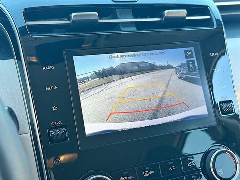 Used 2023 Hyundai Tucson SE image 23