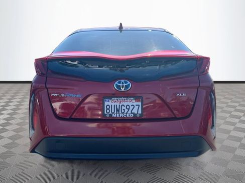 Used 2021 Toyota Prius Prime XLE image 6