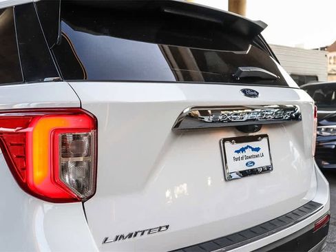 Used 2023 Ford Explorer Limited w/ Equipment Group 301A image 9