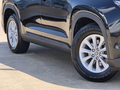 Used 2025 Toyota Grand Highlander FWD image 12