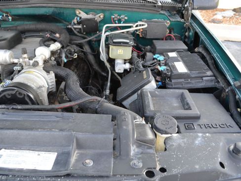 Used 1996 Chevrolet Silverado 3500 4x4 Extended Cab image 28